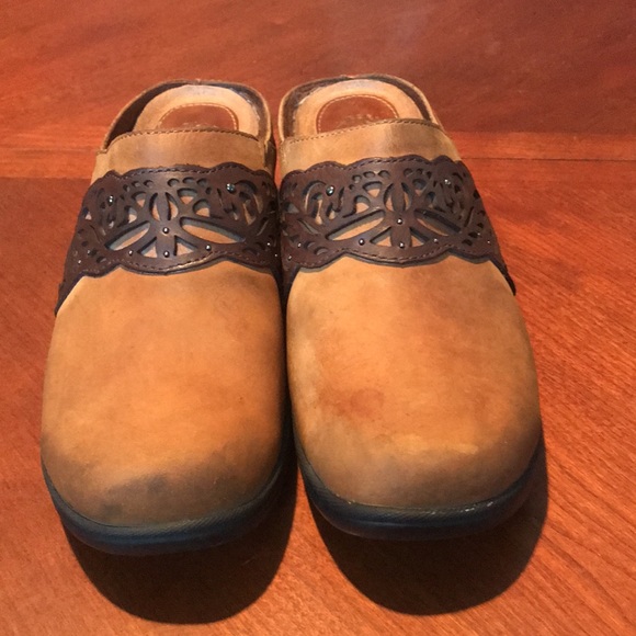 Ariat tan brown leather clogs shoes size 7.5B - Picture 2 of 14